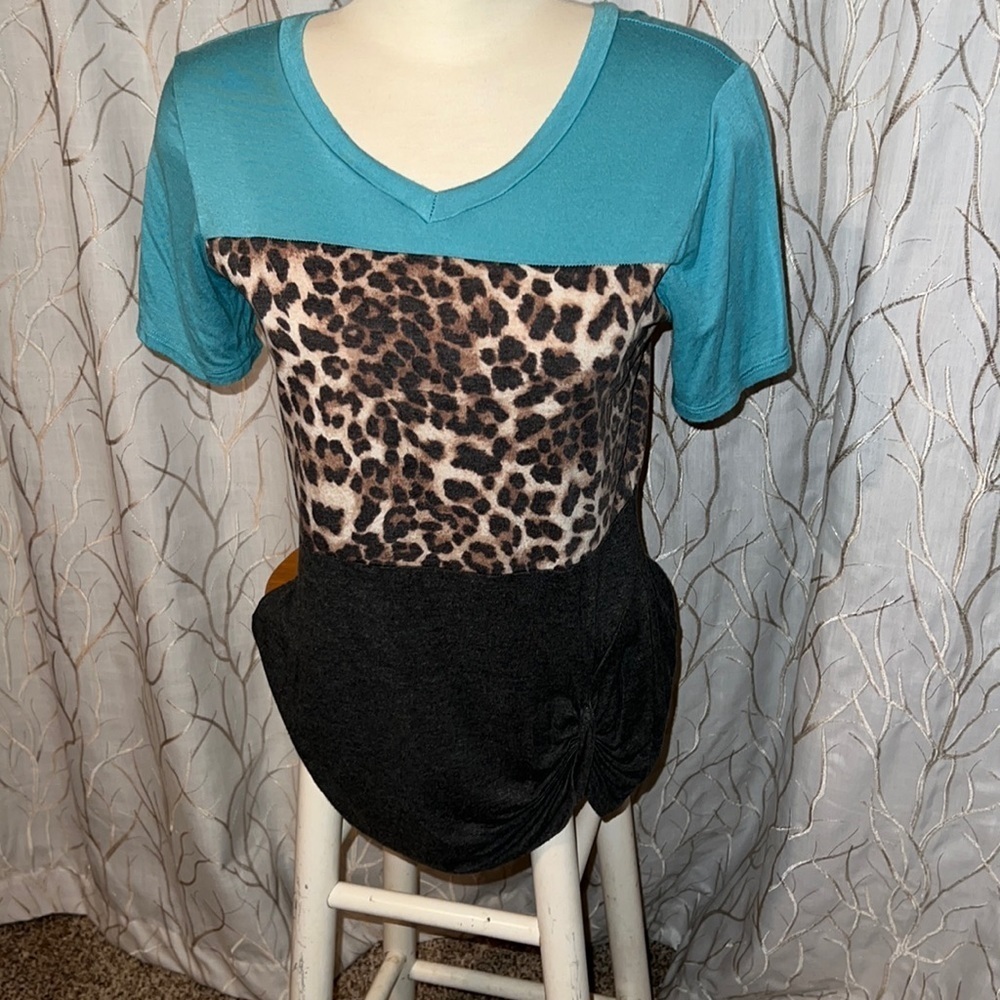 🛍️Leopard print with dark grey and teal blue